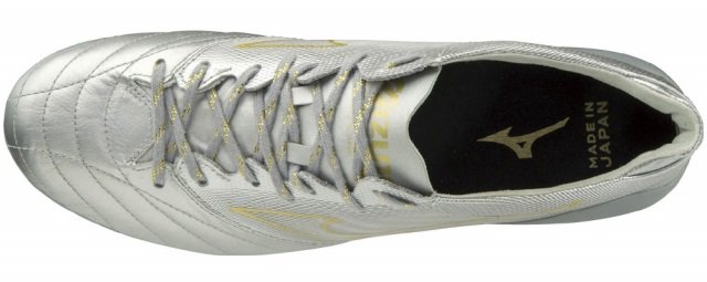 ミズノ モレリアNEO2 β(ベータ) 超軽量限定モデル 正式公開