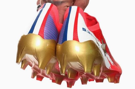 FWグリーズマン フランス代表通算100キャップを記念した