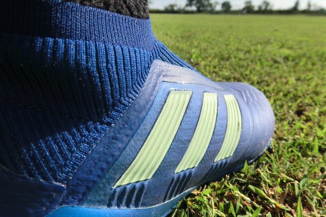 【アディダス】プレデター18+ FG/AG adidas アディダス プレデター 18+ FG/AG(ブラック×ホワイト