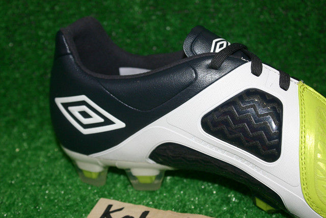 UMBRO ジオメトラ2 PRO : Kohei's BLOG サッカースパイク情報ブログ