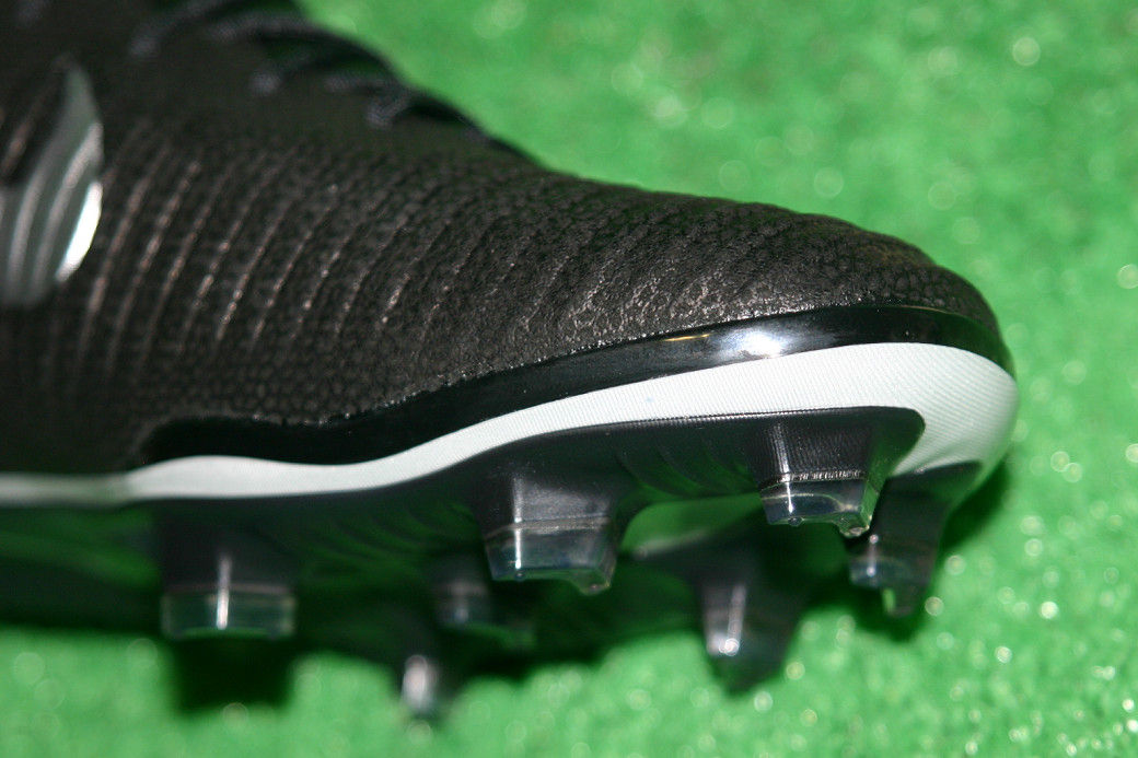 NIKE マーキュリアルヴェイパー11 TC FG