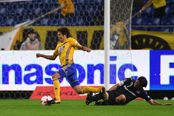 遠藤保仁が黒×銀のアクセレイターを着用！【分析】 : Kohei's BLOG