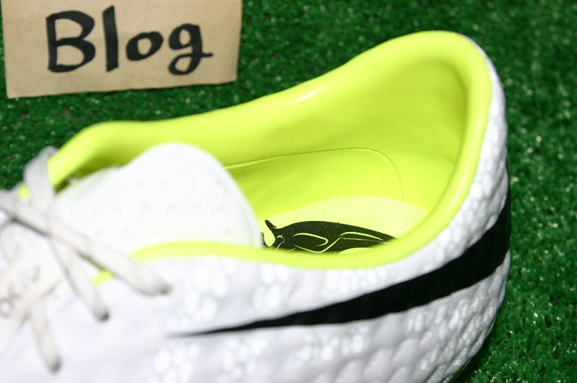 ナイキ ハイパーヴェノム ファントム FG ホワイトパック リフレクティブ NIKE ナイキ ハイパーヴェノム ファントム II FG(ホワイト) 747213 108