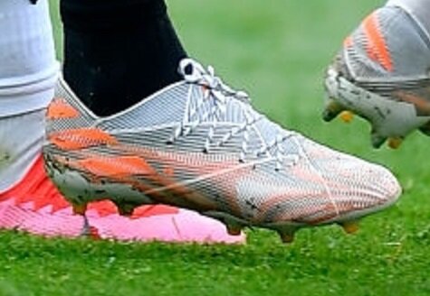 メッシが新色ゴールドカラーの『ネメシスメッシ.1 FG』を着用