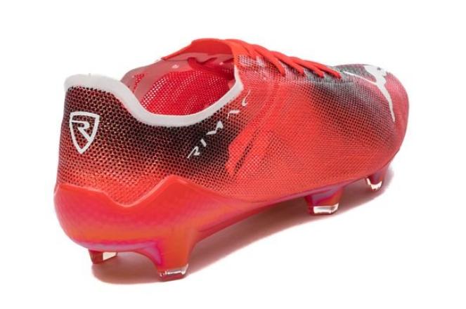 片足たった90g！最軽量サッカースパイク登場！PUMA「ウルトラSL FG