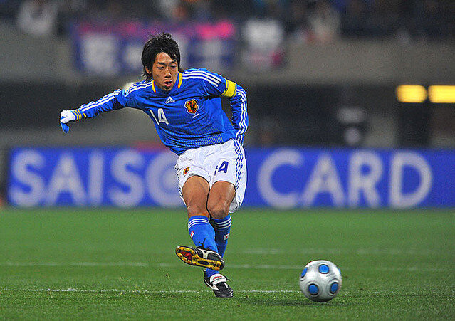 中村憲剛ロールモデルコーチがアディダスのスパイク「コパムンディアル