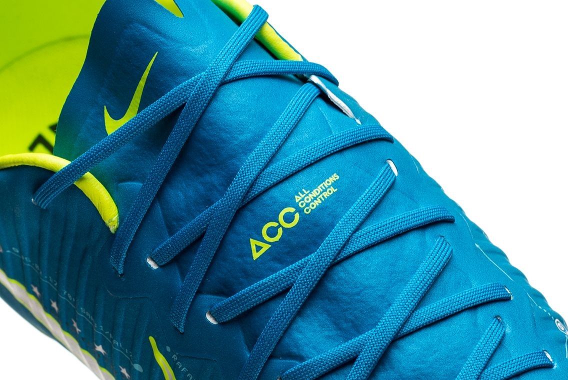 マーキュリアルヴェイパー11 比較】 マーキュリアル ヴェイパー11 & ベロチ3 & ビクトリーVI