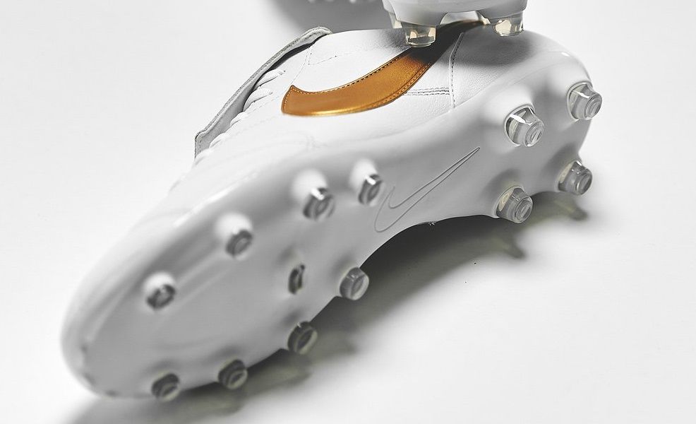 白×金】 ナイキ ティエンポ プレミア2 FG (ロナウジーニョインスパイア