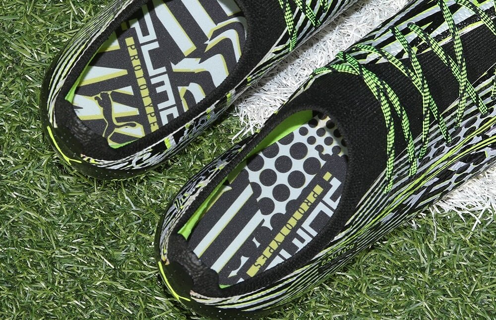 PUMA限定スパイク「ウルトラ アルティメット DAZZLE FG/AG」登場 PUMA限定スパイク「ウルトラ アルティメット DAZZLE FG/AG」登場