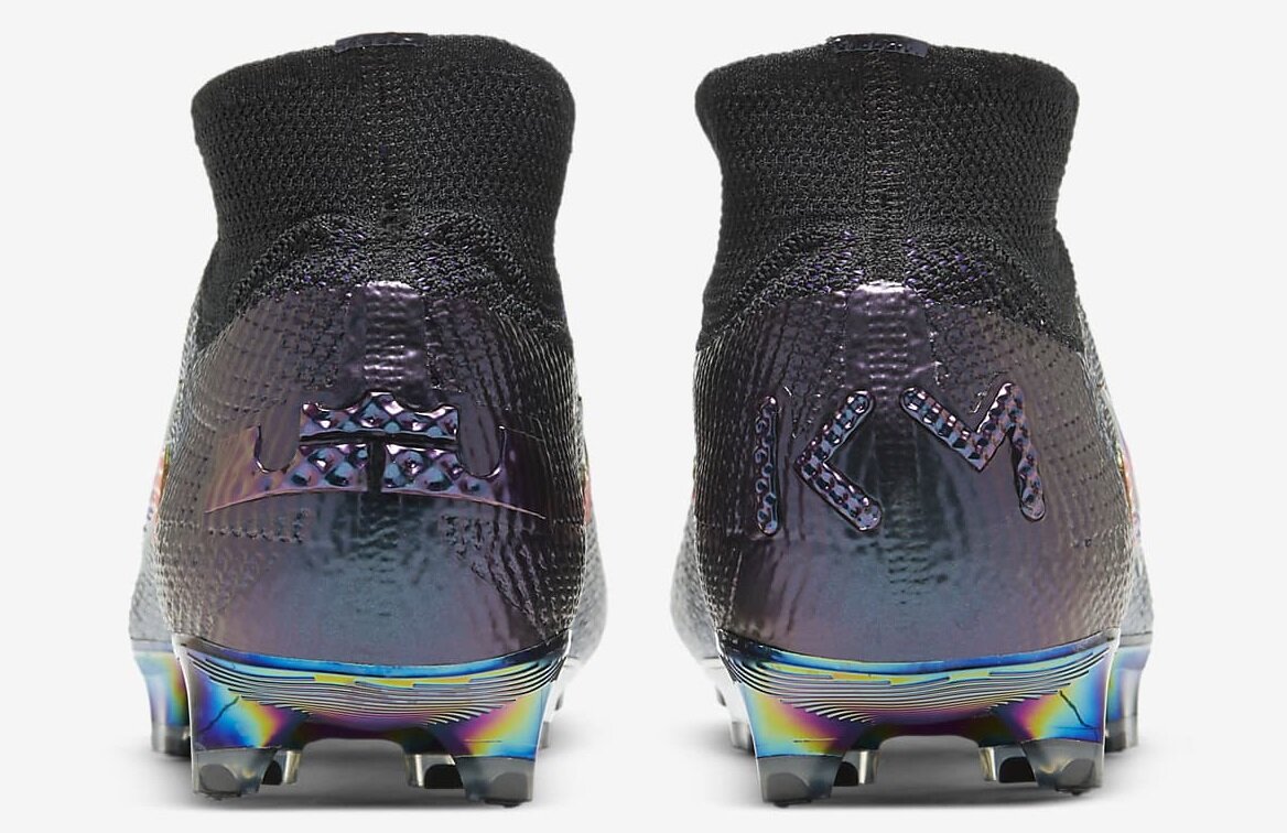 エムバペとレブロンのコラボスパイク!NIKE「マーキュリアル エムバペとレブロンのコラボスパイク!NIKE「マーキュリアル