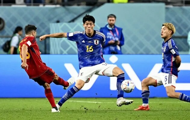 【未使用 タグ付き✨asics✨28cm】サッカー スパイク 冨安健洋 ホワイト 冨安健洋選手着用モデルがリニューアル！フィット性を高め