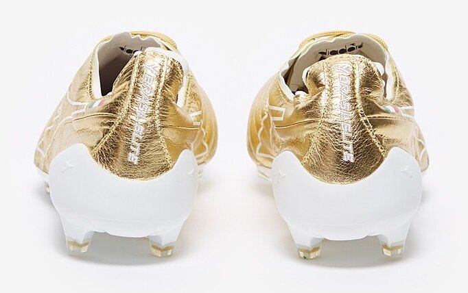 ディアドラのサッカースパイク「BRASIL ITALY」に金ピカ限定