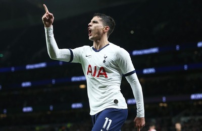 トッテナムのMFエリク・ラメラが左右で別々のスパイクを着用した件を