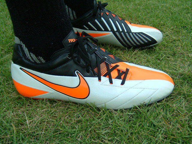NIKE ナイキ T90 レーザー Ⅳ HG NIKE ナイキ T90 レーザー IV K HG-B(ブルー×ブラック) 472556