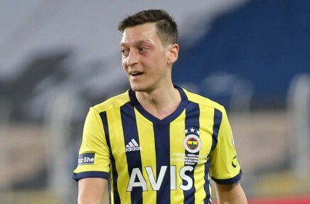 フェネルバフチェのmfエジルがコンケーブのスパイクを着用 Kohei S Blog サッカースパイク情報ブログ フェネルバフチェのmfエジルがコンケーブのスパイクを着用 Kohei S Blog サッカースパイク情報ブログ
