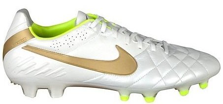 セルヒオ・ラモスが2018年の今になってティエンポレジェンド4を着用