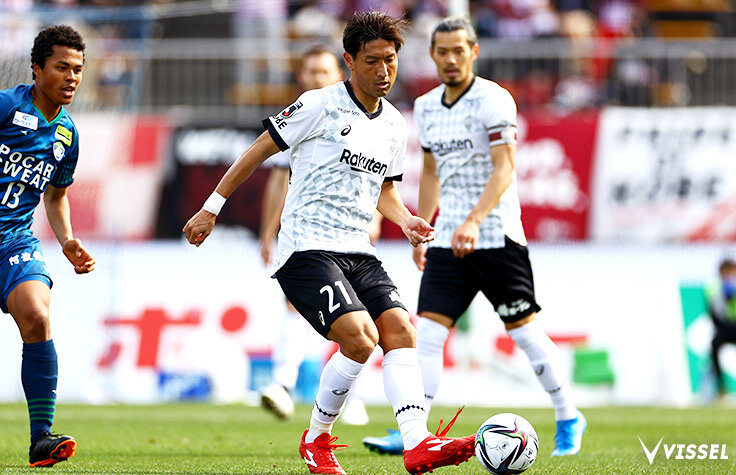ヴィッセル神戸のMF田中順也がアドラーのスパイクを着用