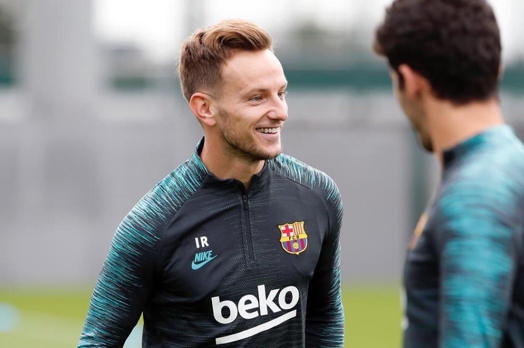 MFラキティッチが練習時にプレデターマニアを着用！(17年前のスパイク