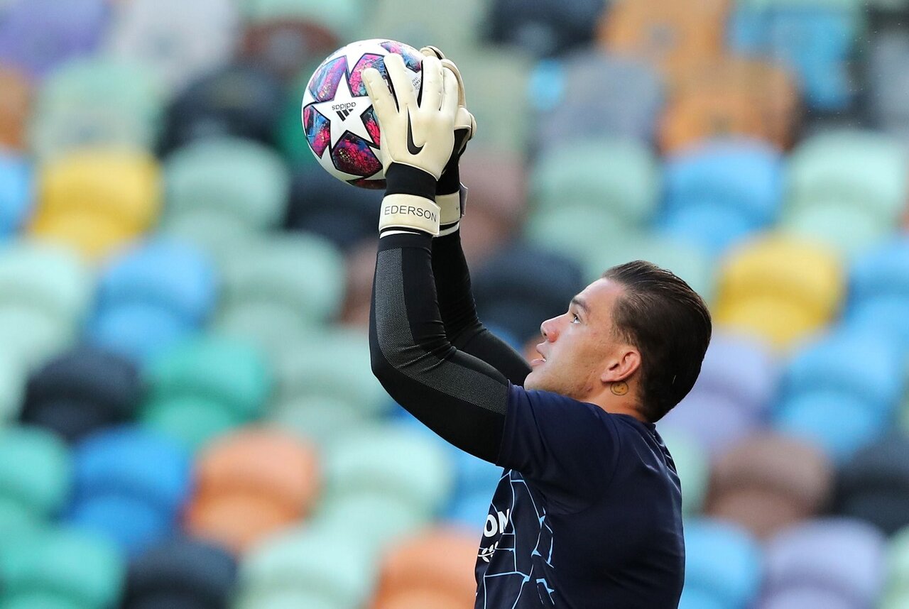 ブラジル代表GKエデルソンがアディダスのスパイクとGKグローブを使用