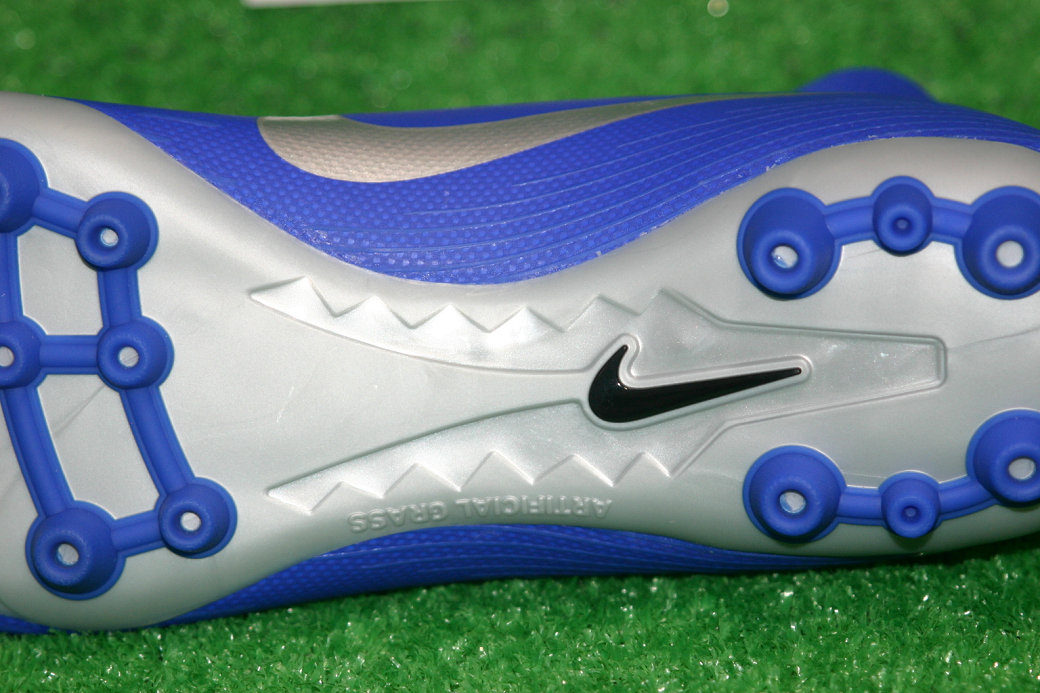 詳細】 ナイキ マーキュリアルスーパーフライ6 アカデミーAG-R