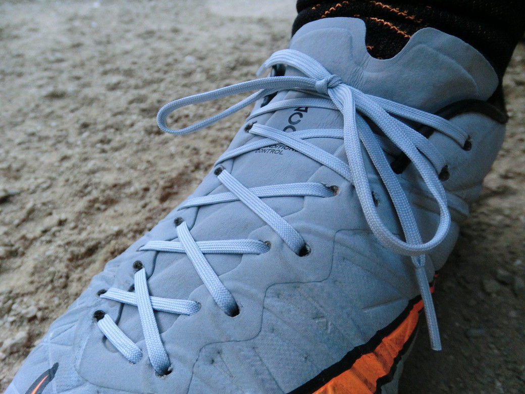 サッカースパイク ナイキ ハイパーヴェノム フィニッシュ レザー HG-E ナイキ ハイパーヴェノム フィニッシュ HG-E レビュー : Kohei's