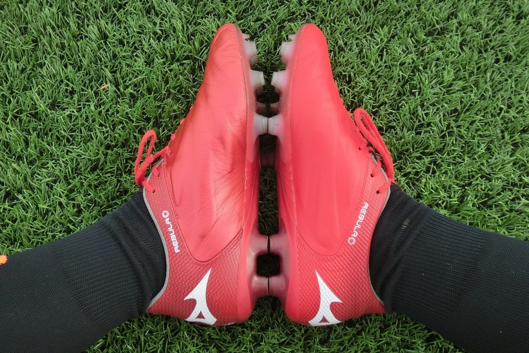 比較レビュー】 ミズノ レビュラ2V1JAPAN vs レビュラ2V1 違いを分析