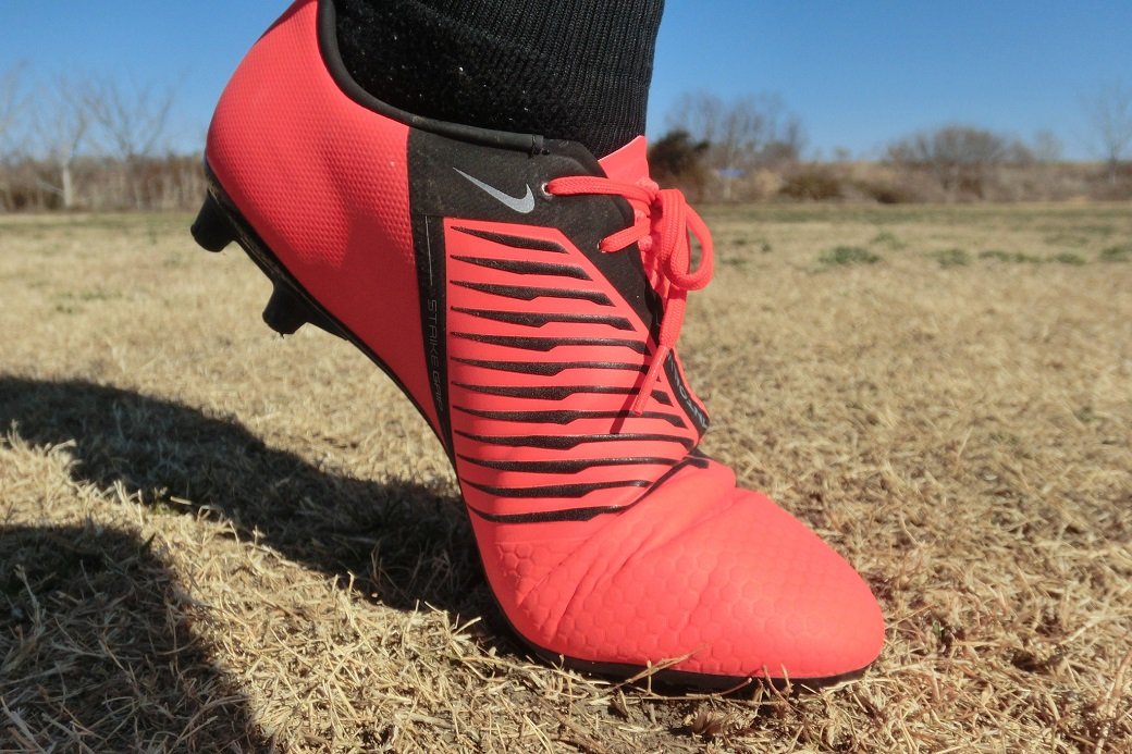 レビュー】 ナイキ ファントムヴェノム PRO HG 評価 : Kohei's