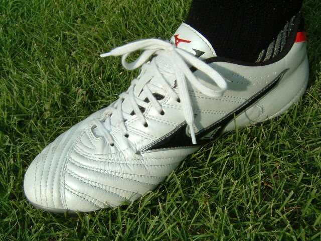 ミズノ　スーパーソニックウエーブ 2  MD 27cm ミズノ スーパーソニックウエーブ 2 MD : Kohei's BLOG サッカー