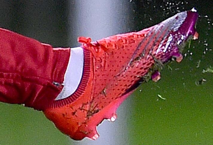 サディオ・マネの2019アフリカ年間最優秀選手賞、受賞記念スパイク公開