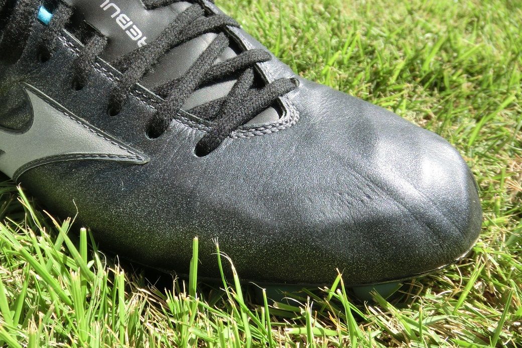 ミズノ レビュラ V1 JAPAN 白銀 - FOOTBALLBOOTS.JP