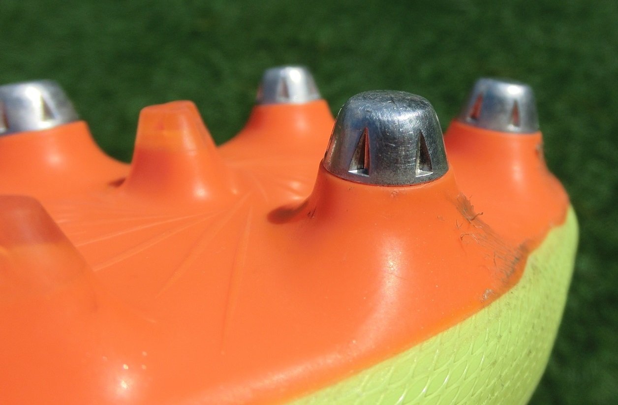 アディダスのSGソールの取替え式スタッドの種類&専用レンチの