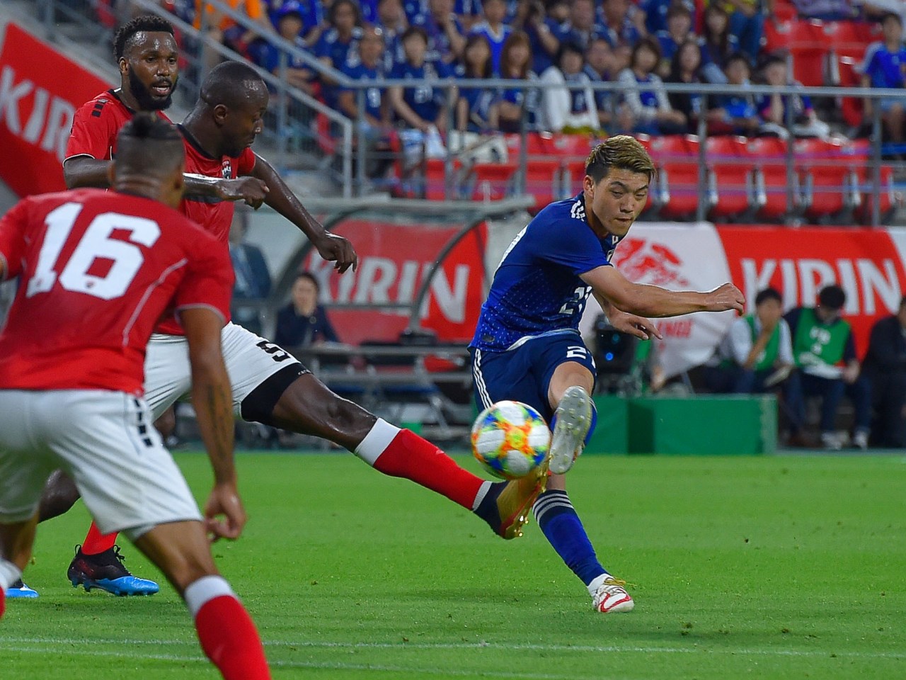 日本代表MF堂安律が特別仕様のPUMAフューチャー19.1を着用 : Kohei's