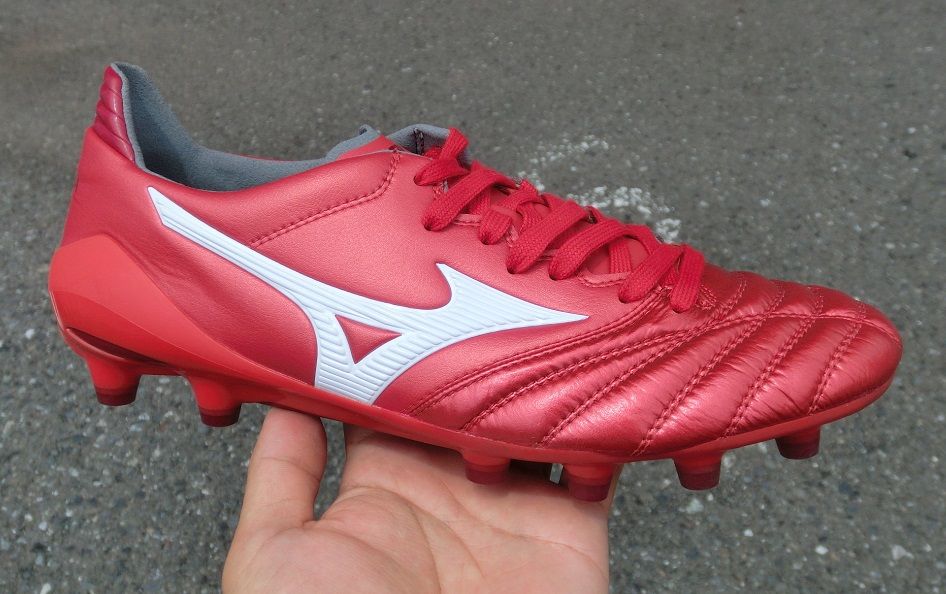 ミズノ モレリア2 & モレリアNEO2のレッドカラー(赤×白)をクローズ