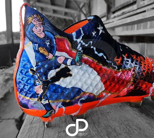 グリーズマンがマドリードダービーでカスタムペイントのPUMA