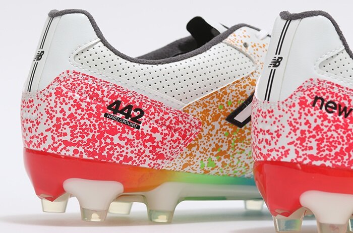 虹色 ニューバランス『442 PRO HG』にKAMO限定の虹色カラーが登場