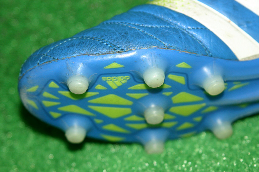 人工芝で使用したサッカースパイクの手入れ方法 激落ちくん Kohei S Blog サッカースパイク情報ブログ 人工芝で使用したサッカースパイクの手入れ方法 激落ちくん Kohei S Blog サッカースパイク情報ブログ