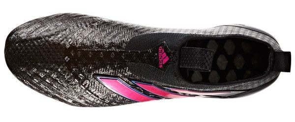 黒×ピンク】 新色 エース17+ ピュアコントロール FG/AG 海外で登場