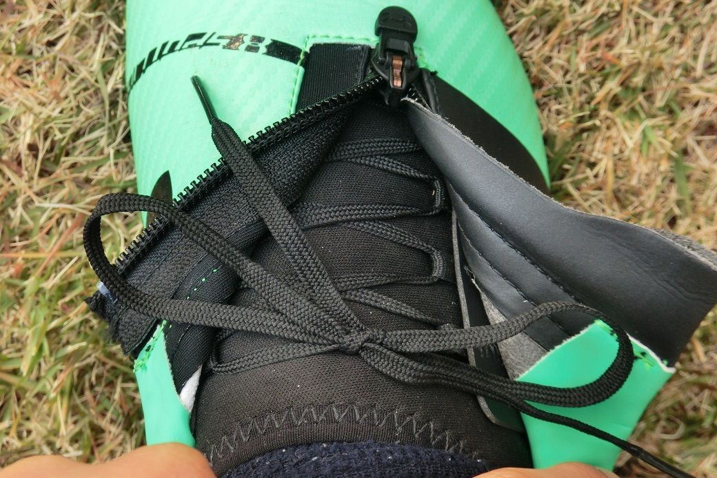 レビュー】 アンダーアーマー スポットライトFG (チャック付きスパイク