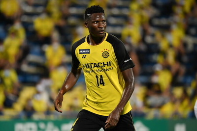 柏FWオルンガが2020年J1得点王！スパイク型トロフィーをクローズアップ