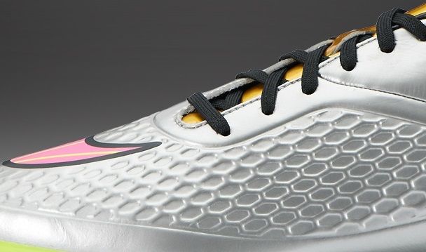 【美品】NIKE ハイパーヴェノム ファントム PREM HG-E NIKE ハイパーヴェノム ファントム HG-E リキッドダイヤモンド
