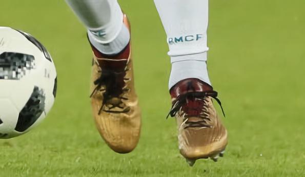 ガレス ベイル PANINI SELECT 2017-18 No.SS-GB ガレス・ベイルの特注スパイク】 アディダス エックス17.1 SG を