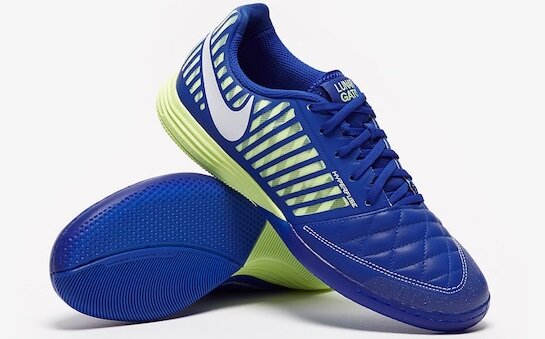新色 ナイキフットサルシューズ Skycourt Pack 登場 : Kohei's