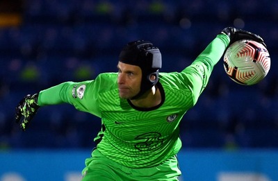 チェルシーU-23の試合で現役復帰したGKペトル・チェフが履いていた