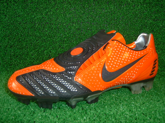 ナイキ　トータル90レーザー NIKE ナイキ トータル90 レーザー エリート FG（ホワイト