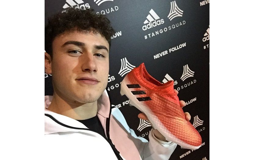 ACミランのカラブリアがメッシ16+ピュアアジリティを履けている理由と