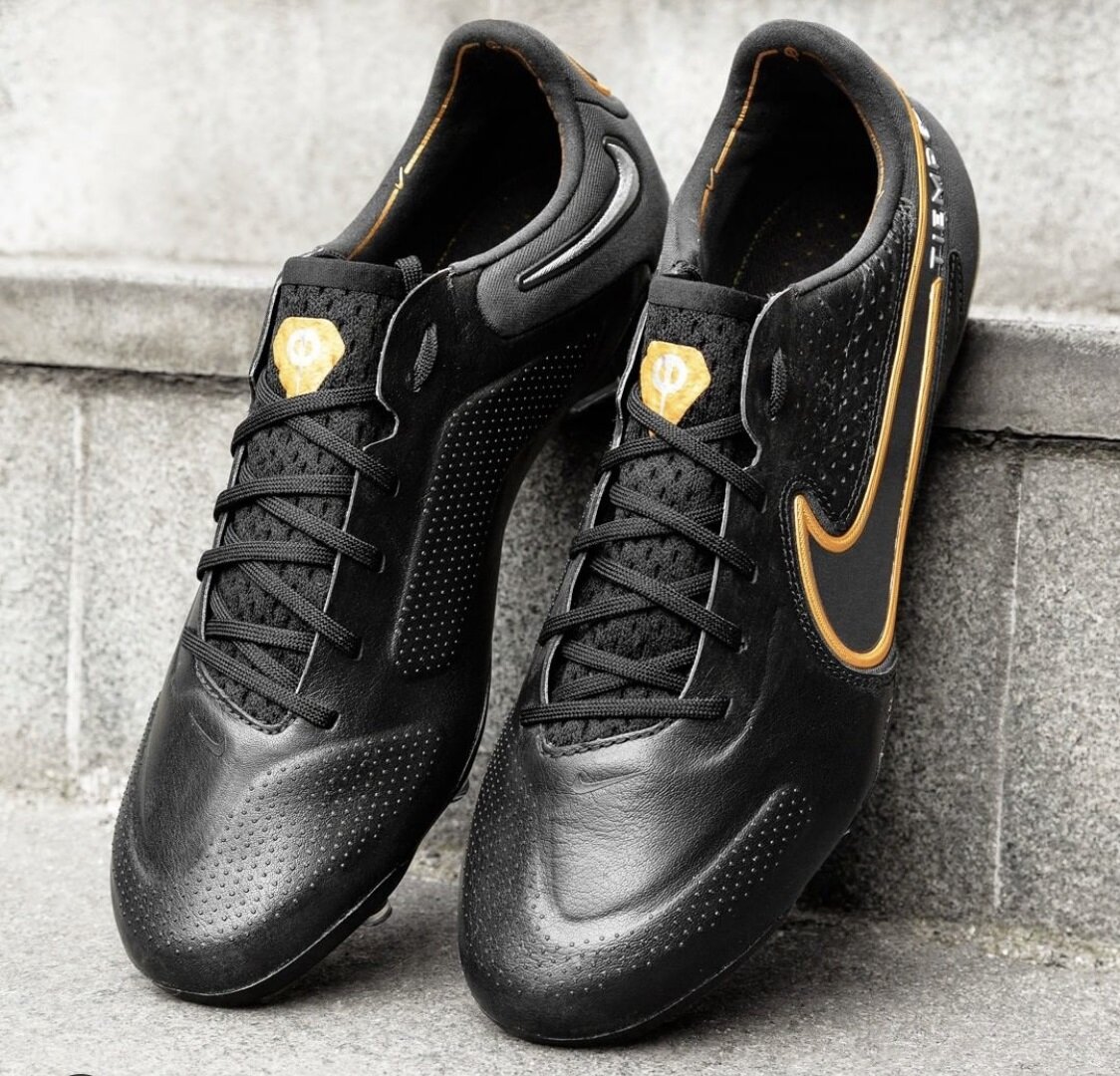 NIKE ティエンポレジェンド9に黒×金の新色が登場! : Kohei's BLOG