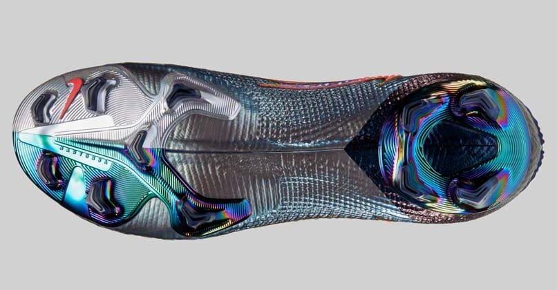 エムバペとレブロンのコラボスパイク！NIKE「マーキュリアルスーパー
