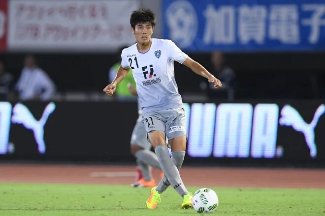 アシックス」サッカースパイクからデジタル技術でフィット性を