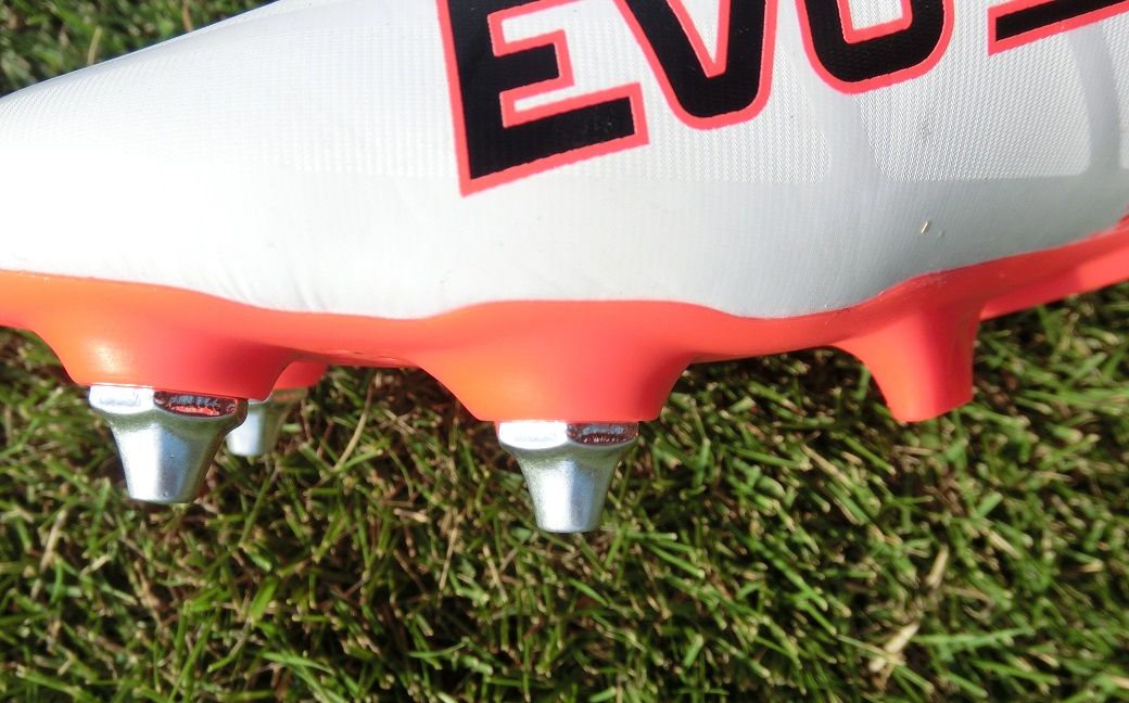 サッカースパイク取り替え　エヴォスピード1 エヴォスピード 1 登場 : Kohei's BLOG サッカースパイク情報ブログ