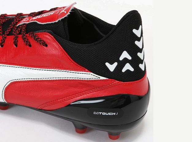 Puma EVO TOUCH J プロHG トップモデル　人工芝で20分程度使用 日本人向けエヴォタッチJ】 PUMA エヴォタッチ J PRO HG 登場